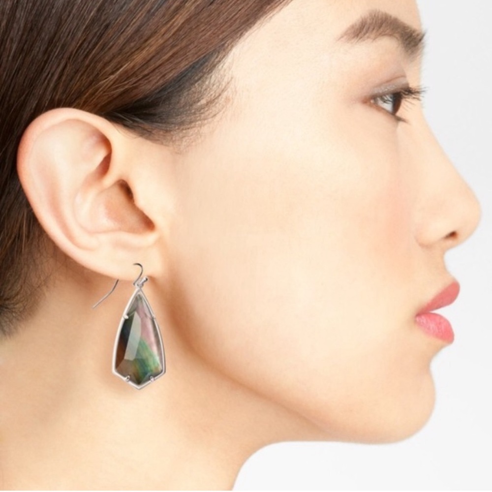✨STUNNING!✨RARE Kendra Scott Carla Earrings